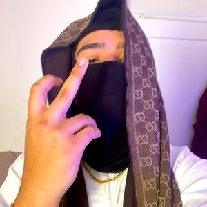 Meet your Posher, Aaron